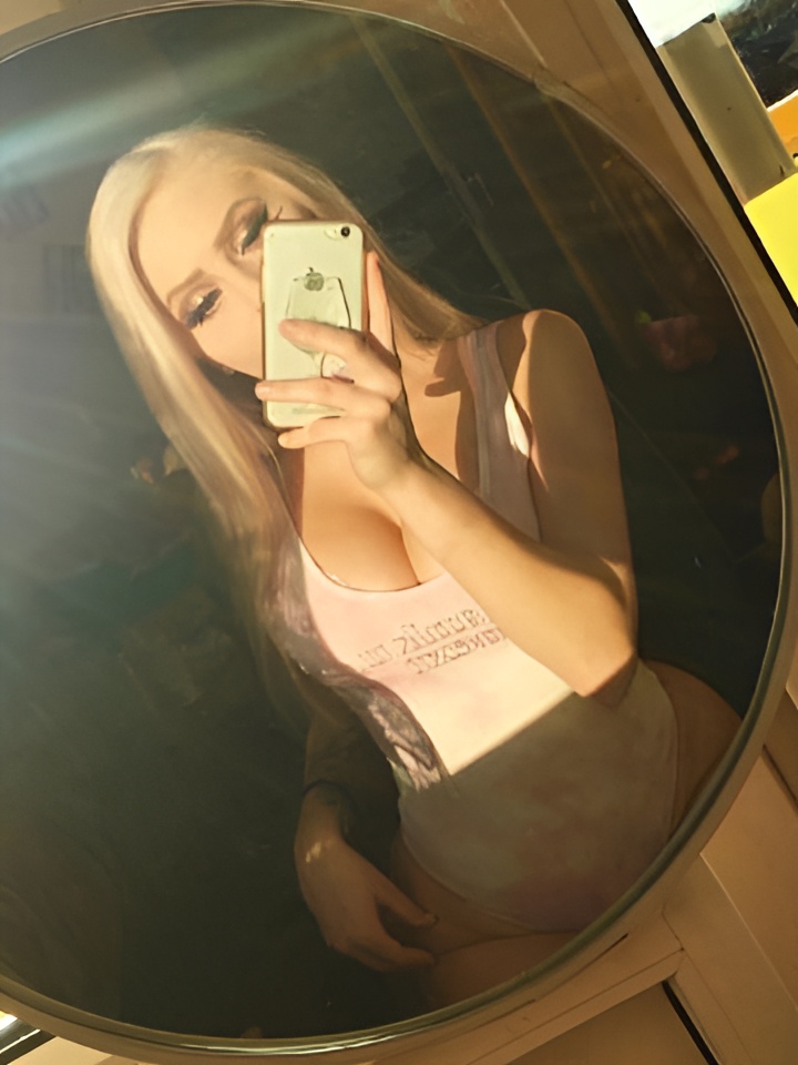 Роксана привлекательная девушка из Волжского цена от 3000 руб