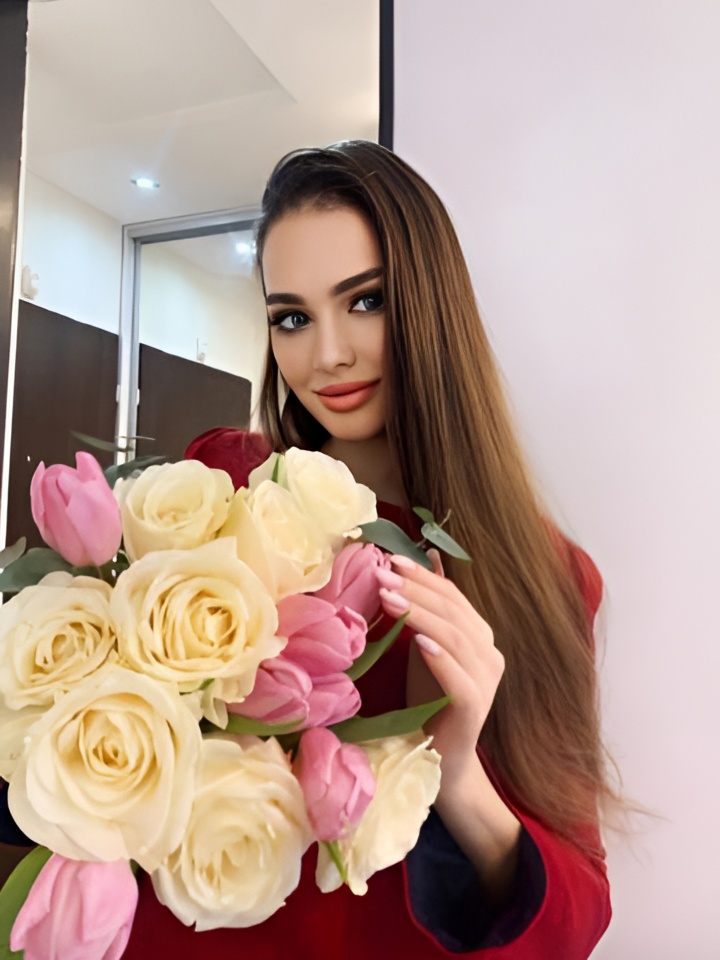 Слава привлекательная девушка из Волжского цена от 3000 руб