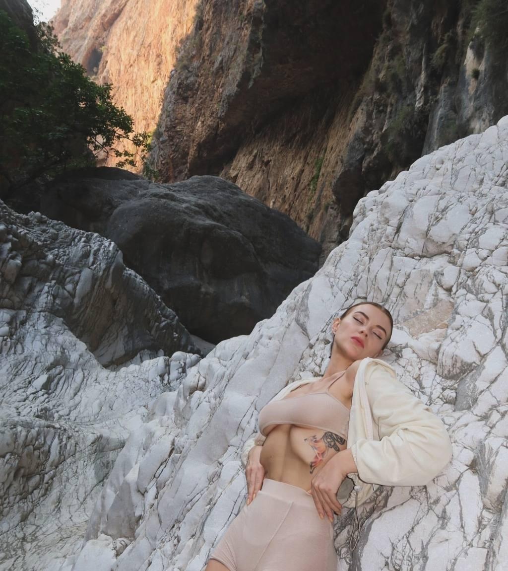 Индивидуалка Янка, доступна для личного знакомства от 7000 руб